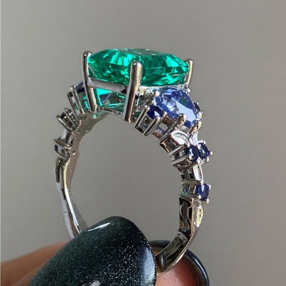 Green CZ Solitaire with Gemstones S925 Sterling Silver Ring. New. - Picture 7 of 12